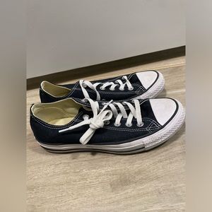 Woman’s size 7 Converse Chuck Taylor low tops Black Canvas Barely worn